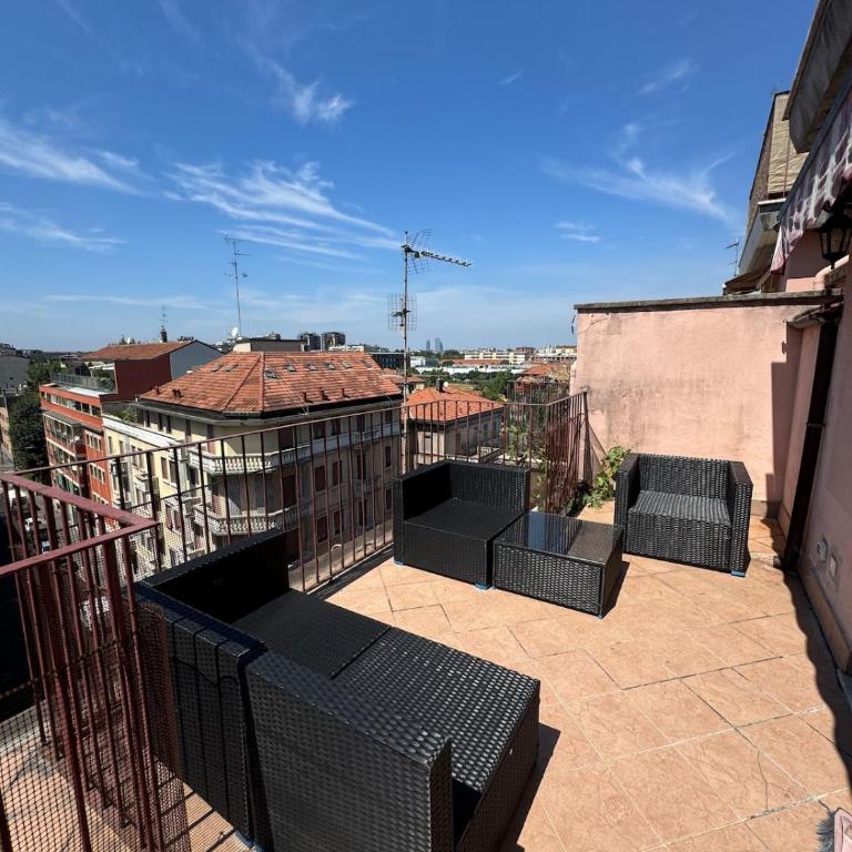 Milan, Terrace and Skyline, 15 min from city center - Two-Bedroom Apartment - 19