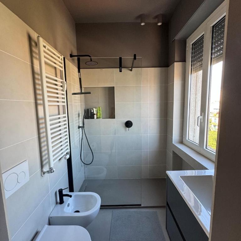 Milan, Terrace and Skyline, 15 min from city center - Two-Bedroom Apartment - 15