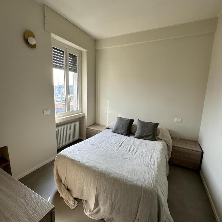 Milan, Terrace and Skyline, 15 min from city center - Two-Bedroom Apartment - 2