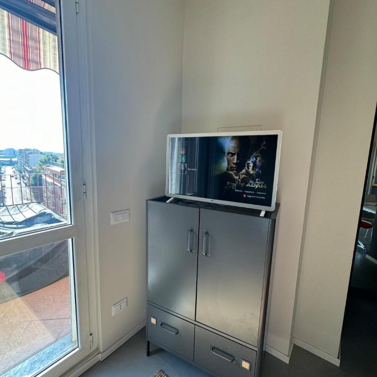 Milan, Terrace and Skyline, 15 min from city center - Two-Bedroom Apartment - 11