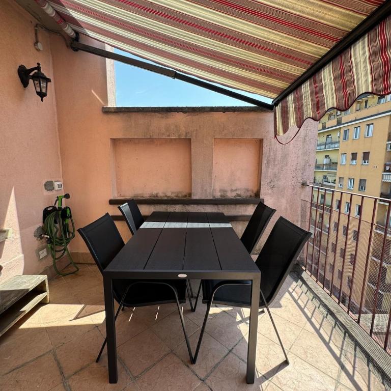 Milan, Terrace and Skyline, 15 min from city center - Two-Bedroom Apartment - 18