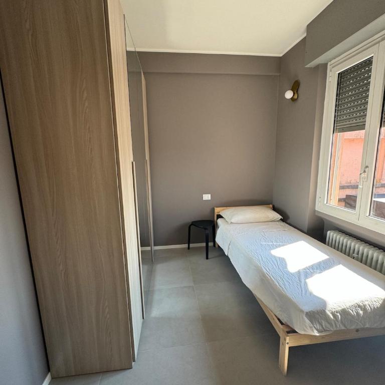 Milan, Terrace and Skyline, 15 min from city center - Two-Bedroom Apartment - 4