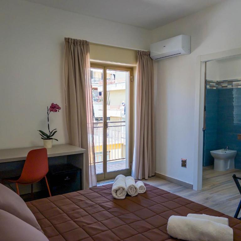 ARCADIA rooms - Camera Matrimoniale con Balcone - 4