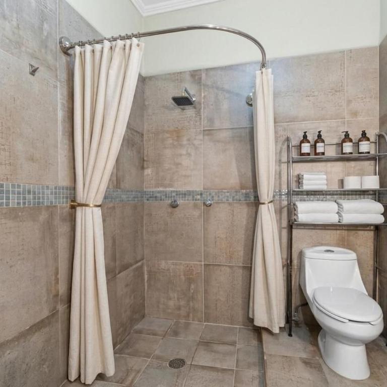 Romantic Zone - One-Bedroom Apartment with Garden View - 7