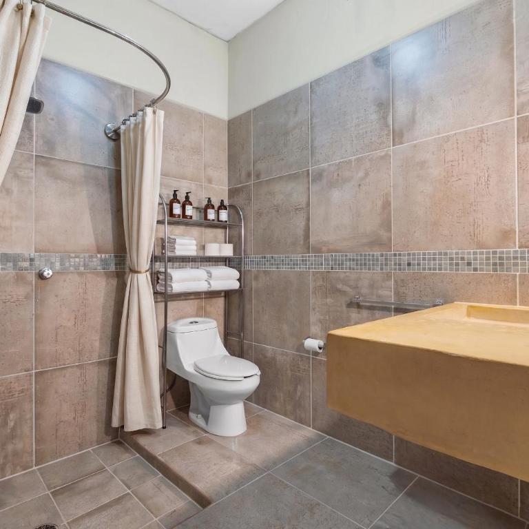 Romantic Zone - One-Bedroom Apartment with Garden View - 8