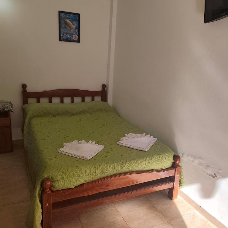Hospedaje Dos Soles - Centro - Habitación Cuádruple con baño privado - 5