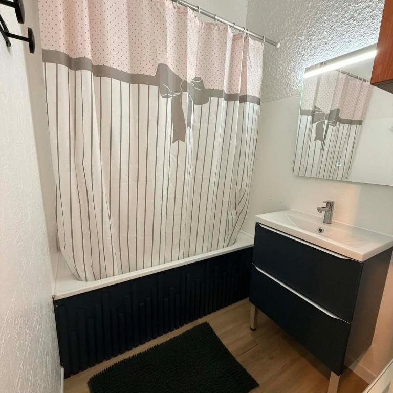 Studio 6 personnes au pied des pistes avec parking - One-Bedroom Apartment - 6
