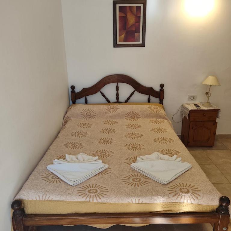 Hospedaje Dos Soles - Centro - Habitación Cuádruple con baño privado - 1