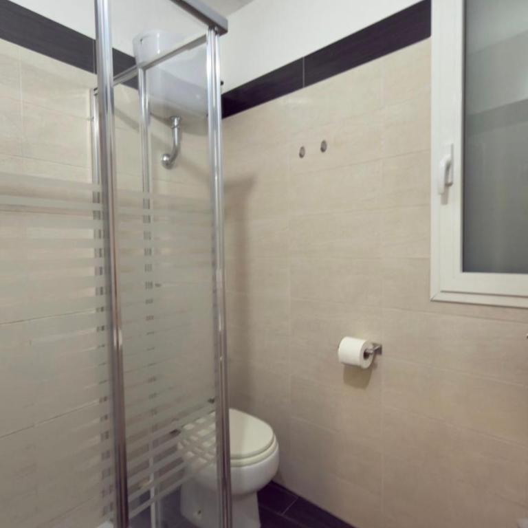AG Scalo d amore house - Camera Familiare con Bagno Privato - 2