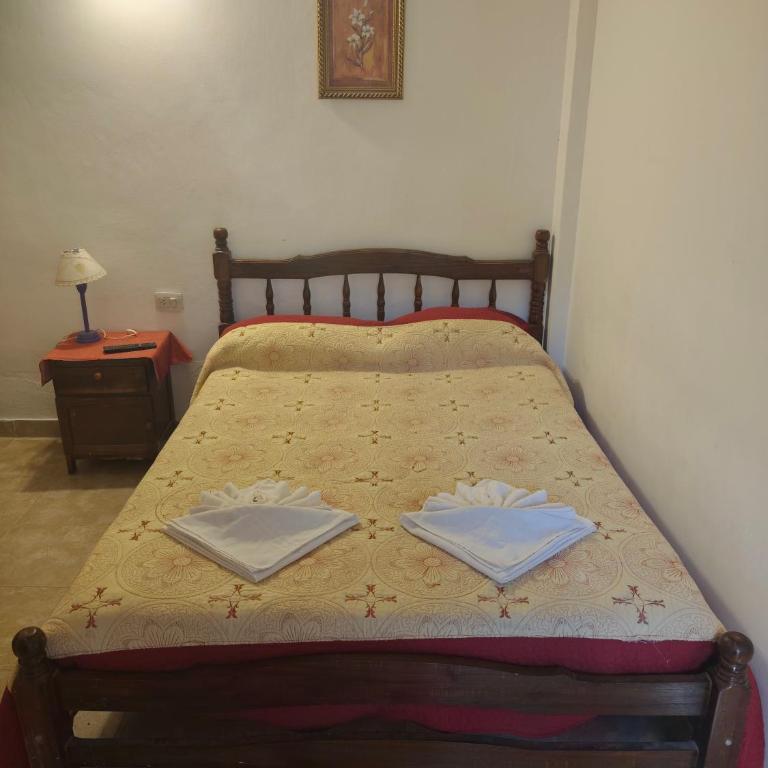Hospedaje Dos Soles - Centro - Habitación Cuádruple con baño privado - 1