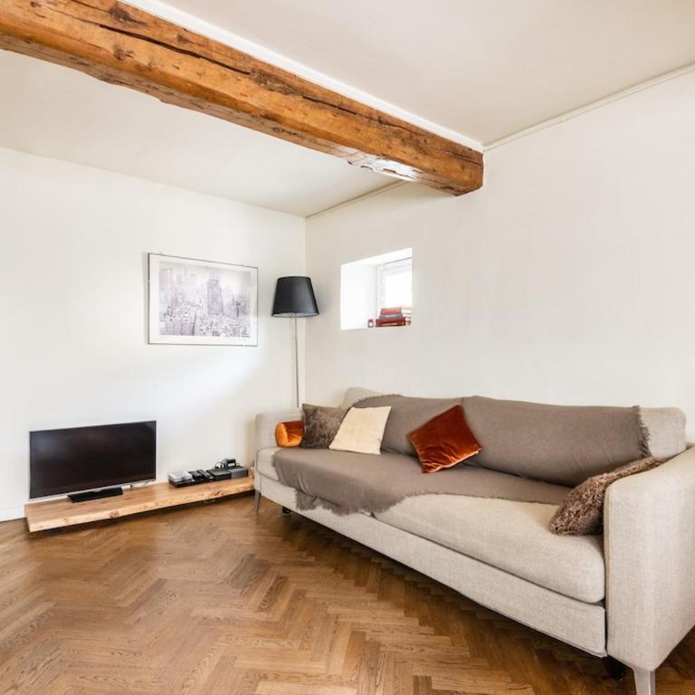 Charming on the River - Appartamento con 2 Camere da Letto - 39