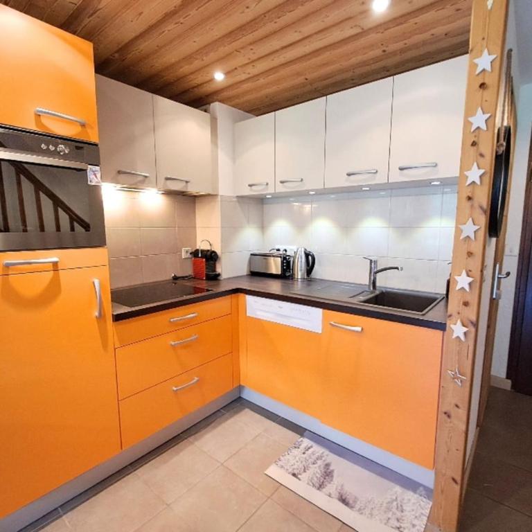 Bright apartment in the village center - Apartment - 6
