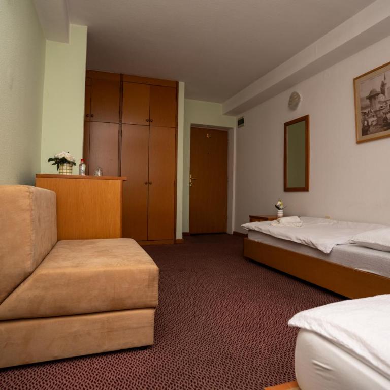Hotel Ferijalac - Porodična Soba - 8