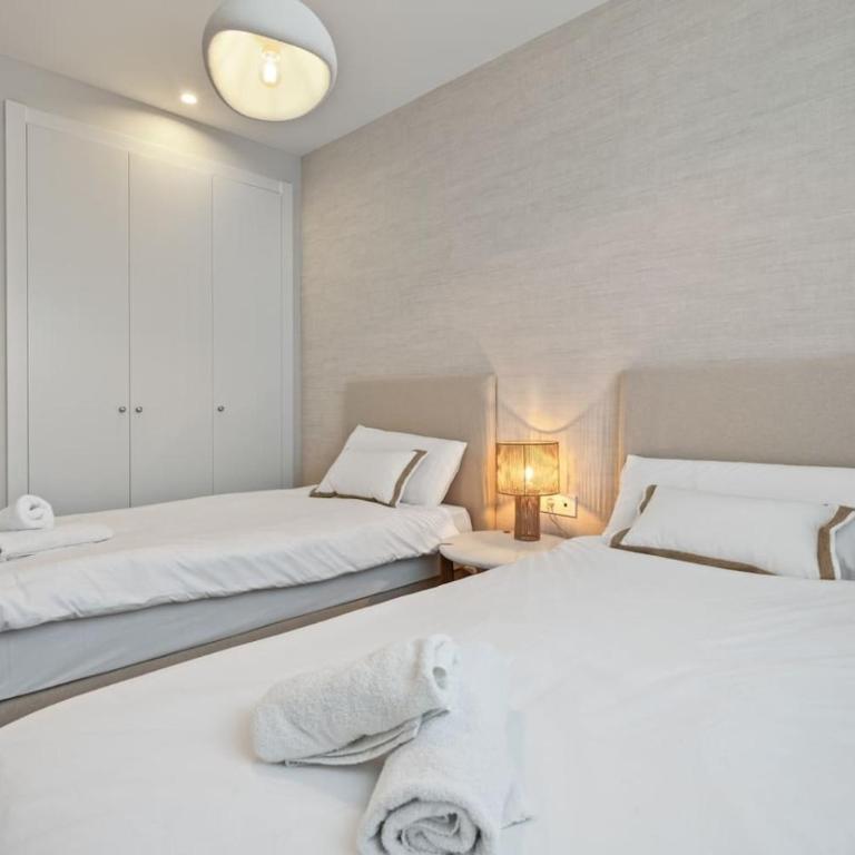 Luxury 2BR in Camarate Hills - Pool and Garden - Apartment - 14