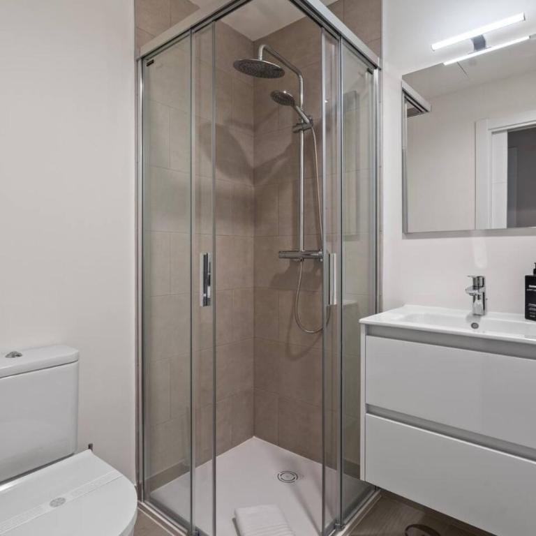 Luxury 2BR in Camarate Hills - Pool and Garden - Apartment - 16