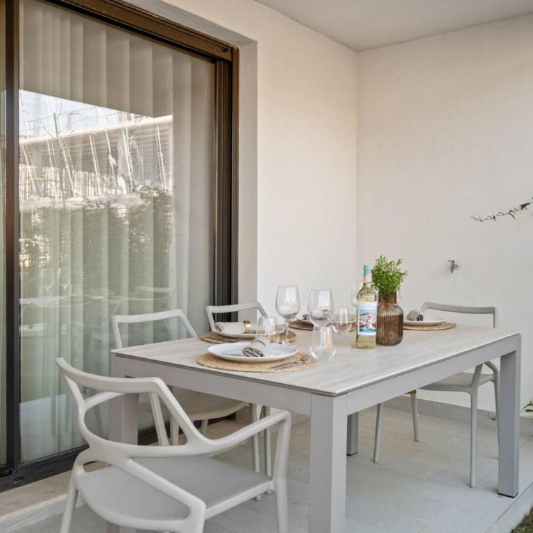 Luxury 2BR in Camarate Hills - Pool and Garden - Apartment - 17