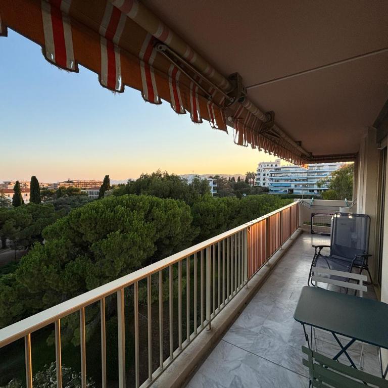 Appartement Juan-Les-Pins, 4 pieces, 80m2, Residence Luxe Piscine Tennis - Appartement 3 Chambres - 9