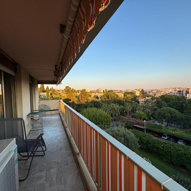 Appartement Juan-Les-Pins, 4 pieces, 80m2, Residence Luxe Piscine Tennis - Appartement 3 Chambres - 10