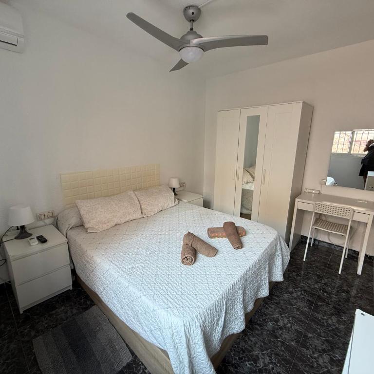 Almeria Centro habitacion privada en apartamento compartido - Double Room with Private Bathroom - 10
