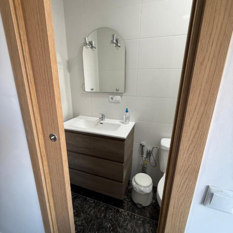 Almeria Centro habitacion privada en apartamento compartido - Double Room with Private Bathroom - 11