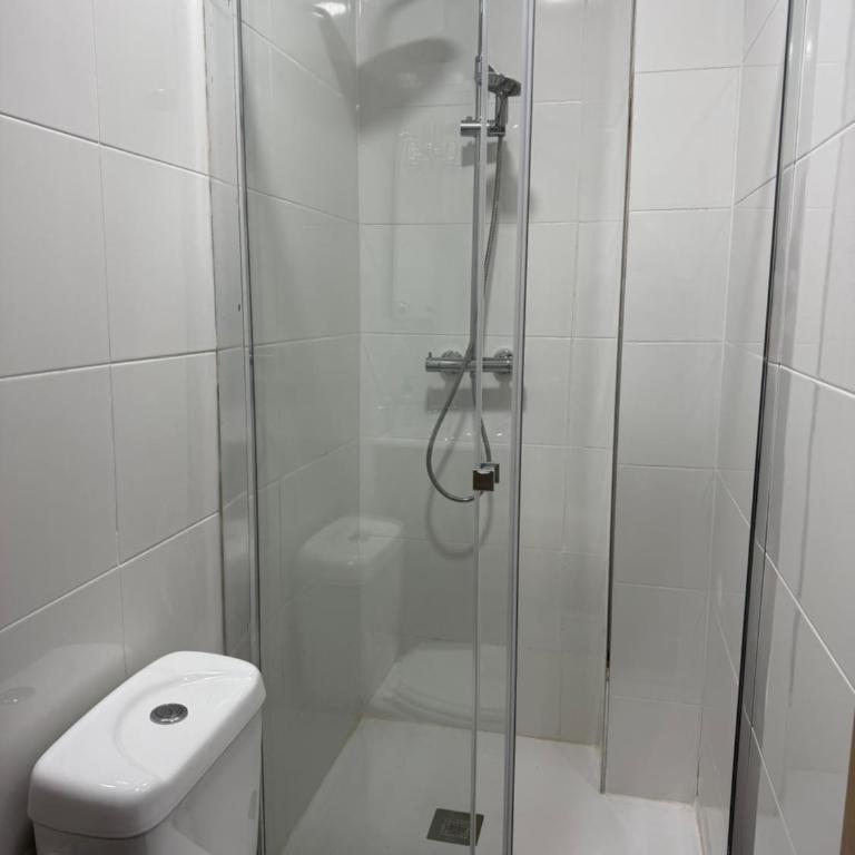 Almeria Centro habitacion privada en apartamento compartido - Double Room with Private Bathroom - 5