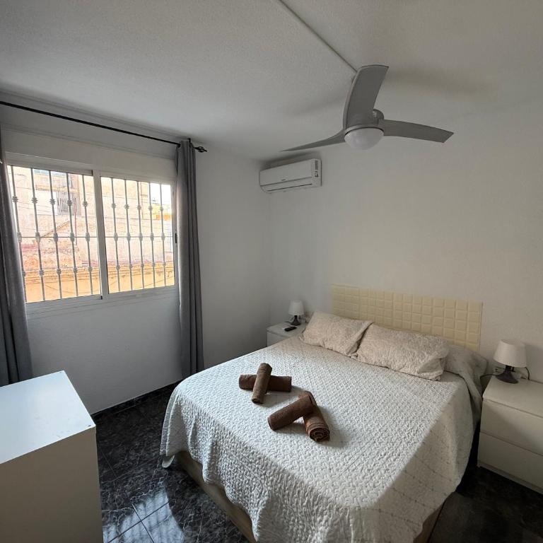 Almeria Centro habitacion privada en apartamento compartido - Double Room with Private Bathroom - 13