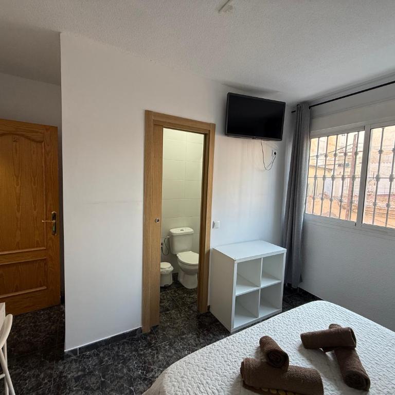 Almeria Centro habitacion privada en apartamento compartido - Double Room with Private Bathroom - 12
