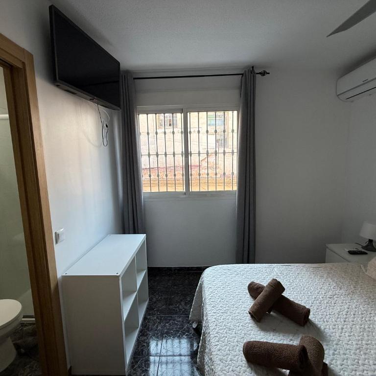 Almeria Centro habitacion privada en apartamento compartido - Double Room with Private Bathroom - 19