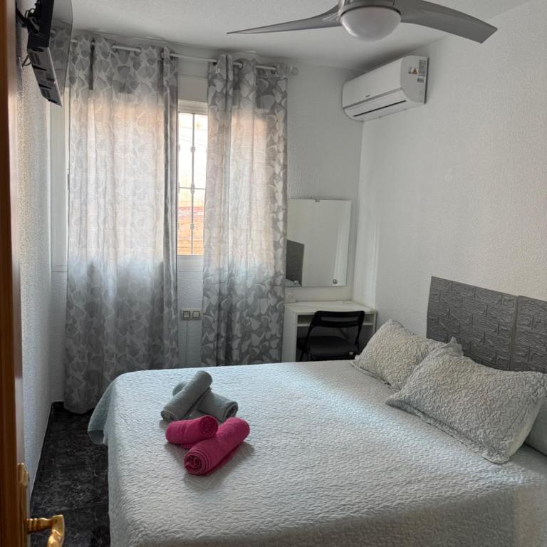 Almeria Centro habitacion privada en apartamento compartido - Standard Double Room with Fan - 7