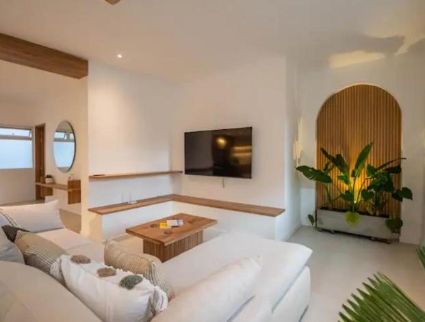 Amplio apartamento 4 habitaciones, jacuzzi y aire Poblado, Medellín - Apartment - 11
