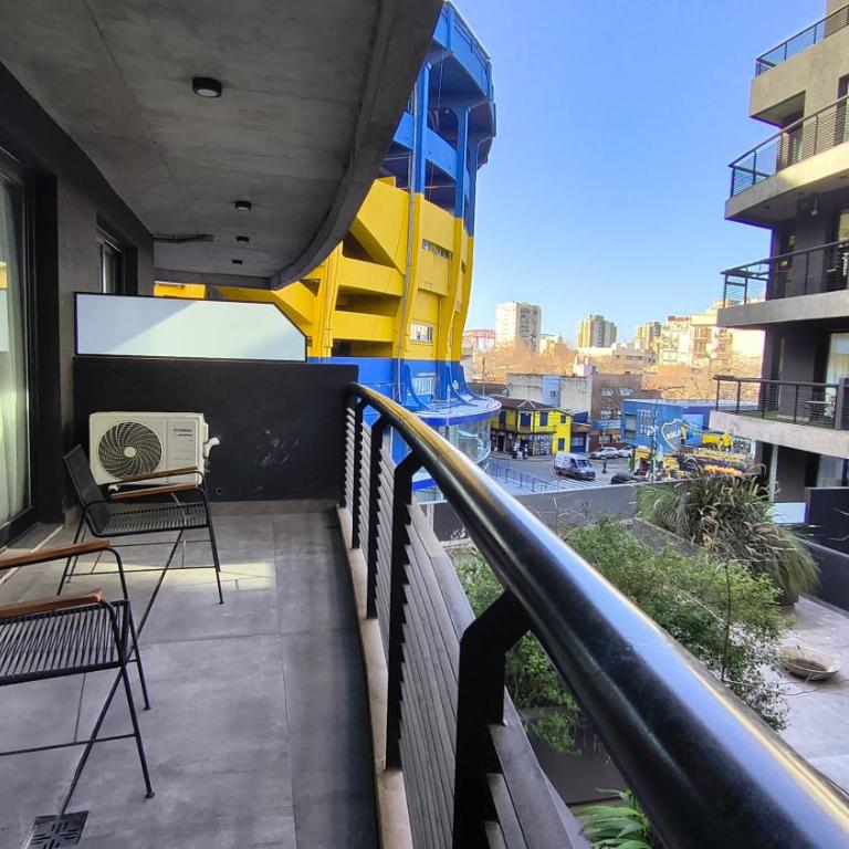 Howard Johnson Undici Republica de La Boca - Habitación con cama grande y balcón - 20