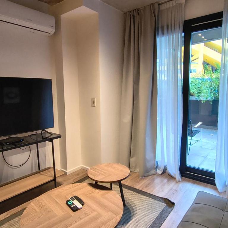Howard Johnson Undici Republica de La Boca - Habitación con cama grande y balcón - 16