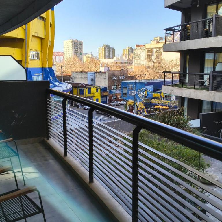 Howard Johnson Undici Republica de La Boca - Habitación con cama grande y balcón - 31