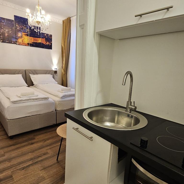 MonAmie Apartments Sarajevo - Studio Apartment with King Bed - 2