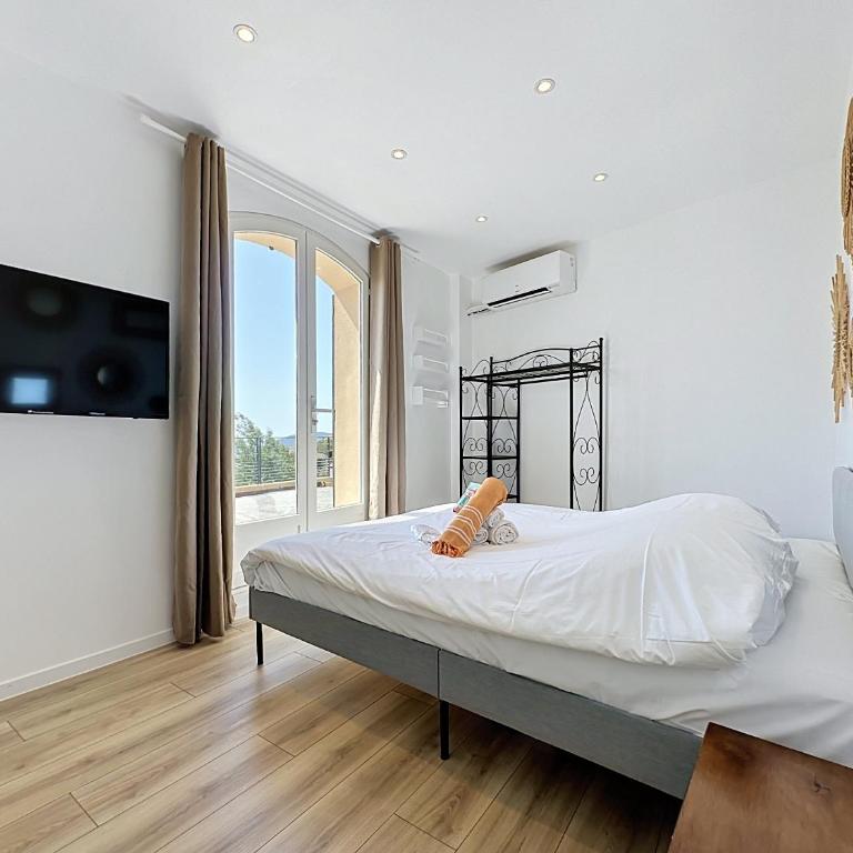 Amazing sea view Villa near Cannes, Pool, 5 bedrooms, 4 bathrooms - Villa - 27