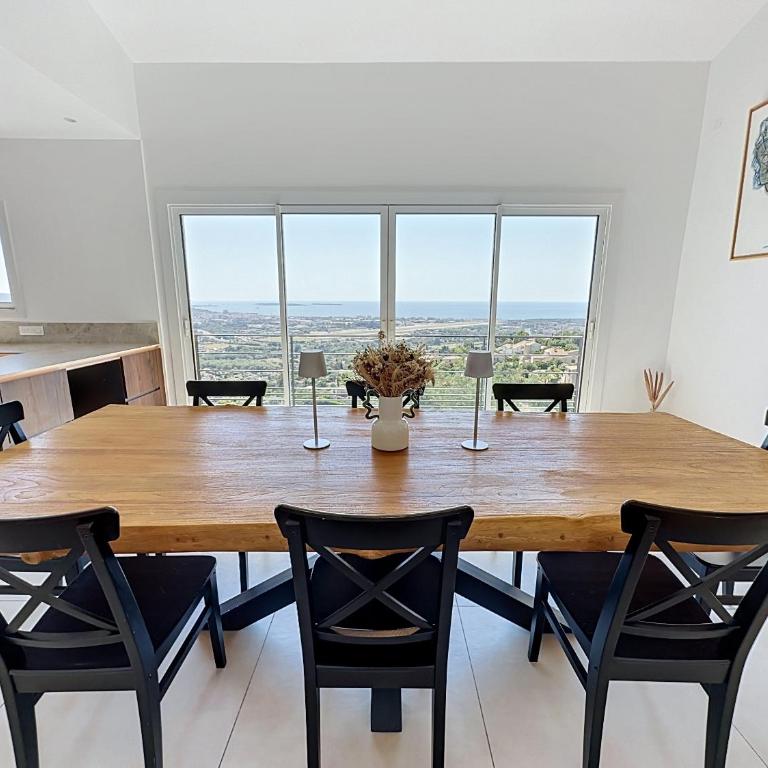 Amazing sea view Villa near Cannes, Pool, 5 bedrooms, 4 bathrooms - Villa - 15