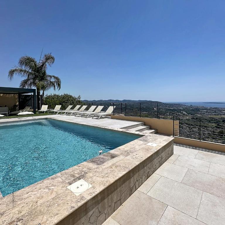Amazing sea view Villa near Cannes, Pool, 5 bedrooms, 4 bathrooms - Villa - 2
