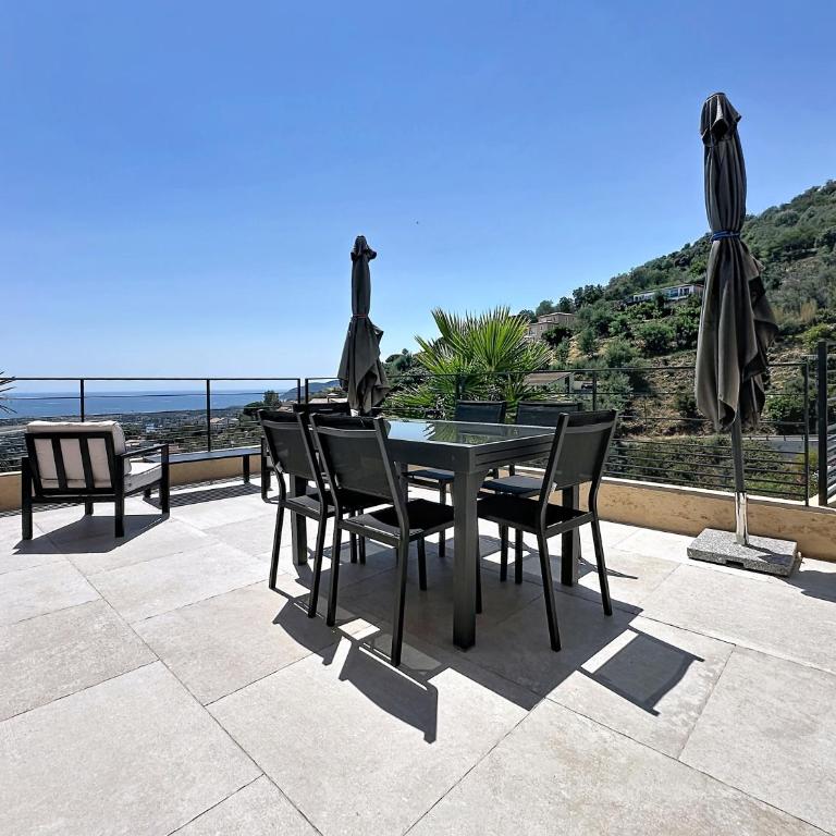 Amazing sea view Villa near Cannes, Pool, 5 bedrooms, 4 bathrooms - Villa - 16
