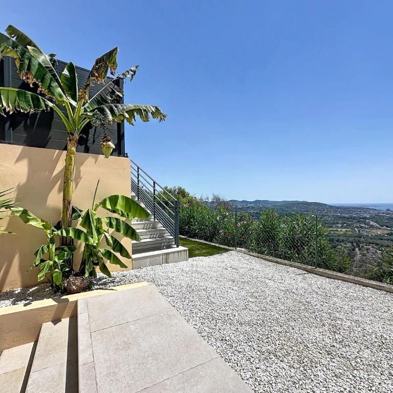 Amazing sea view Villa near Cannes, Pool, 5 bedrooms, 4 bathrooms - Villa - 48