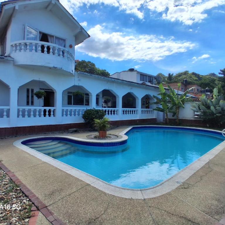 Casa Campestre en Villeta, Comodidad y Privacidad - Casa - 1