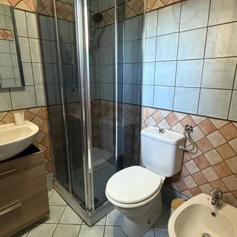 E&N appartamenti - Camera Matrimoniale con Bagno Privato - 1