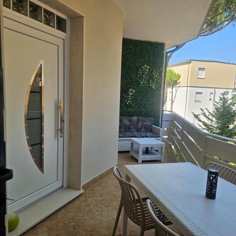 Sea Side Sage - Two-Bedroom Apartment with Balcony and Terrace - 24
