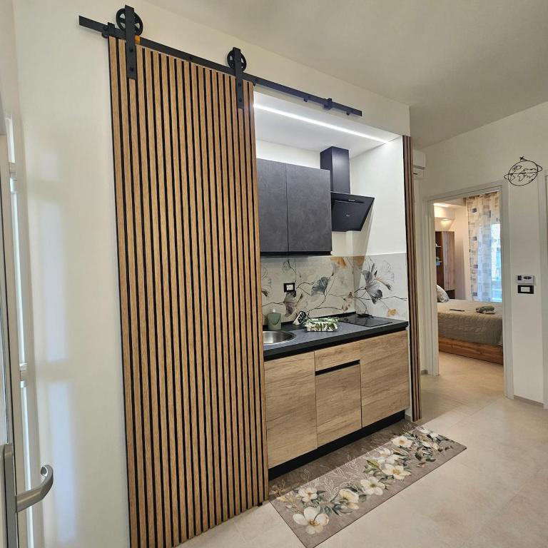 Sea Side Sage - Two-Bedroom Apartment with Balcony and Terrace - 11