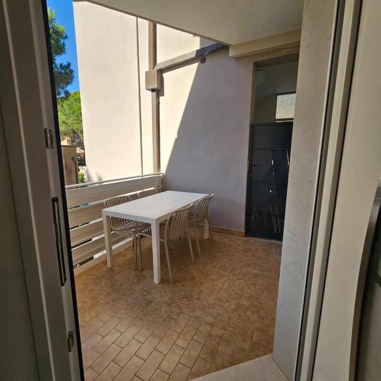 Sea Side Sage - Two-Bedroom Apartment with Balcony and Terrace - 28