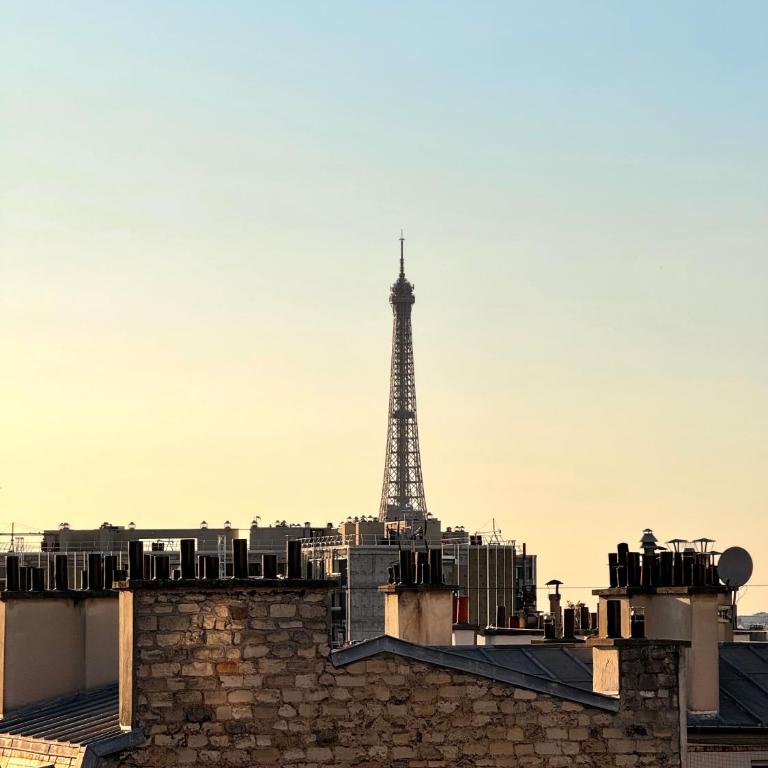 Magnifique studio vue sur la Tour Eiffel - Appartement 1 Chambre - 8