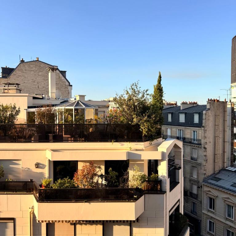 Magnifique studio vue sur la Tour Eiffel - Appartement 1 Chambre - 12