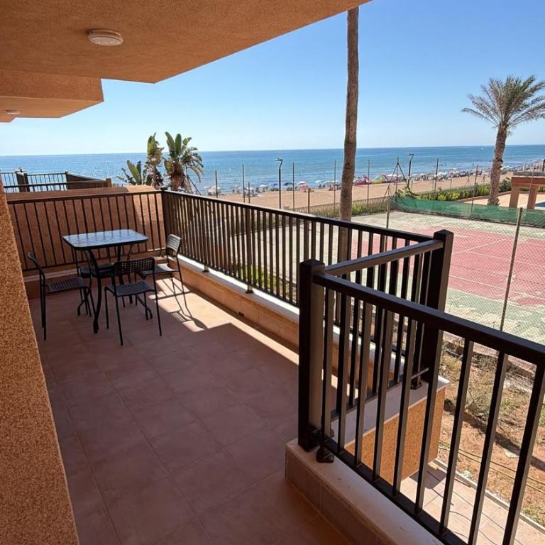 La Mata Beachfront Apartment with Sea View and Pool - Apartamento - 1