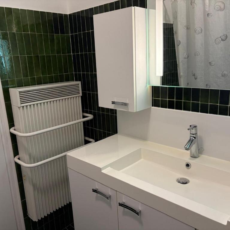 Peaceful Riviera flat with pool tennis and terrace - Appartement 2 Chambres - 6