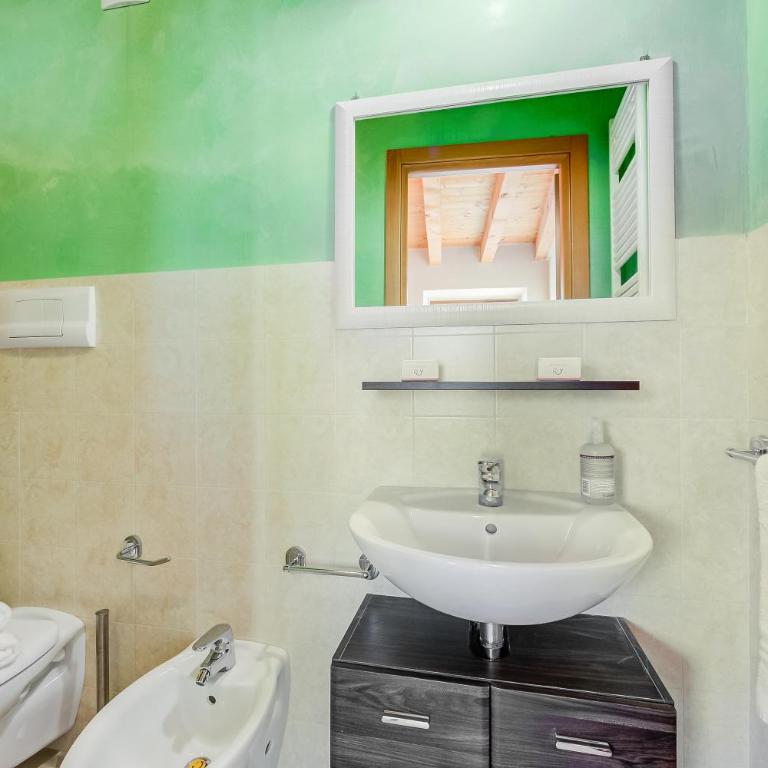 Faby House On Hilly Area & Lake View - Happy Rentals - Casa Vacanze - 23