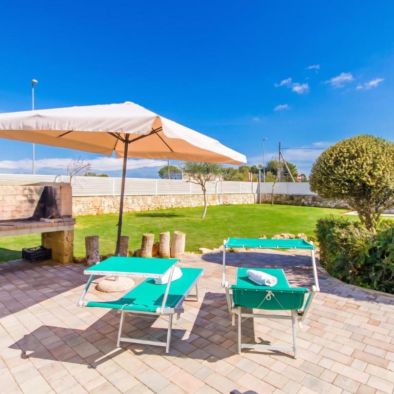 Villa Marzia With Garden And Near The Sea - Happy Rentals - Villa con Piscina Privata - 2
